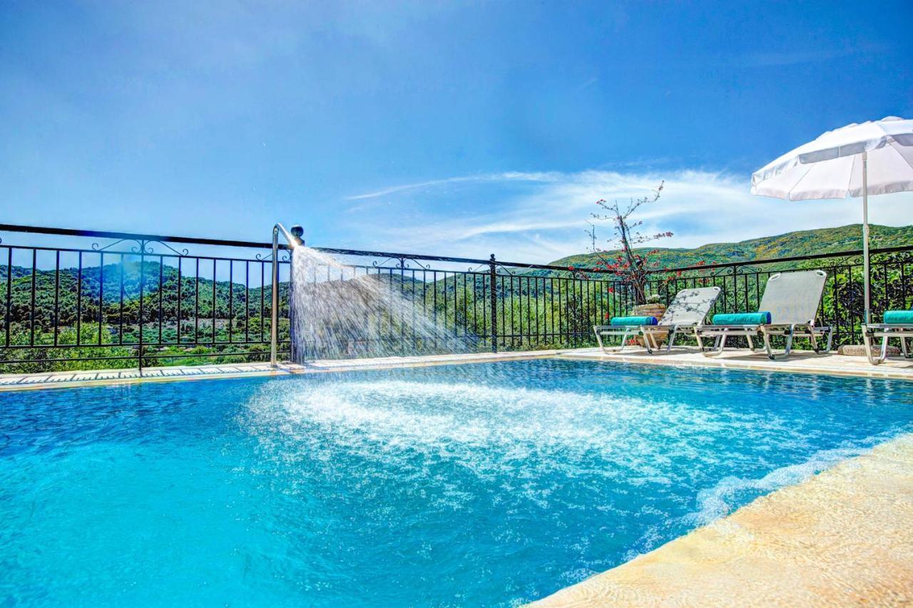 Bougainvillea Villa Keri Exterior photo